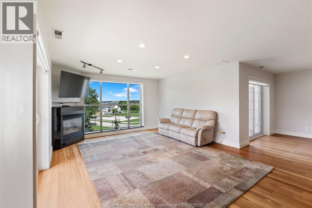 Photo 24 of 34 Boblo Island Boulevard Unit 407, Amherstburg ON