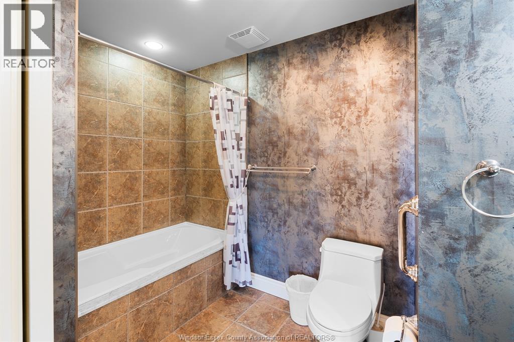 Photo 32 of 34 Boblo Island Boulevard Unit 407, Amherstburg ON
