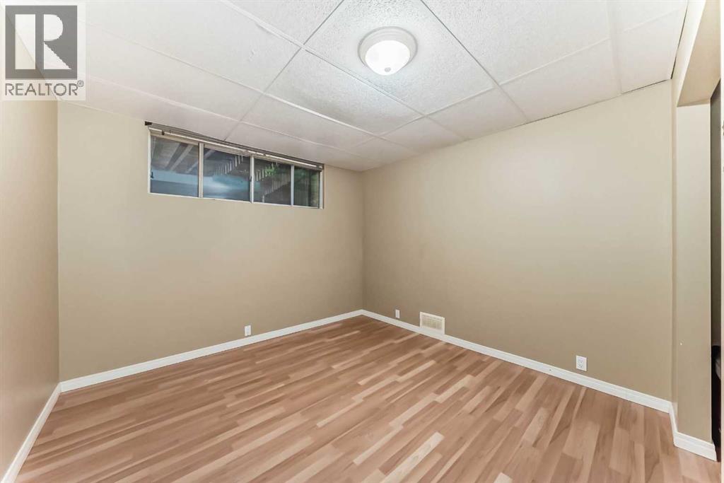 Photo 27 of 1019 Canfield Crescent Sw, Calgary AB