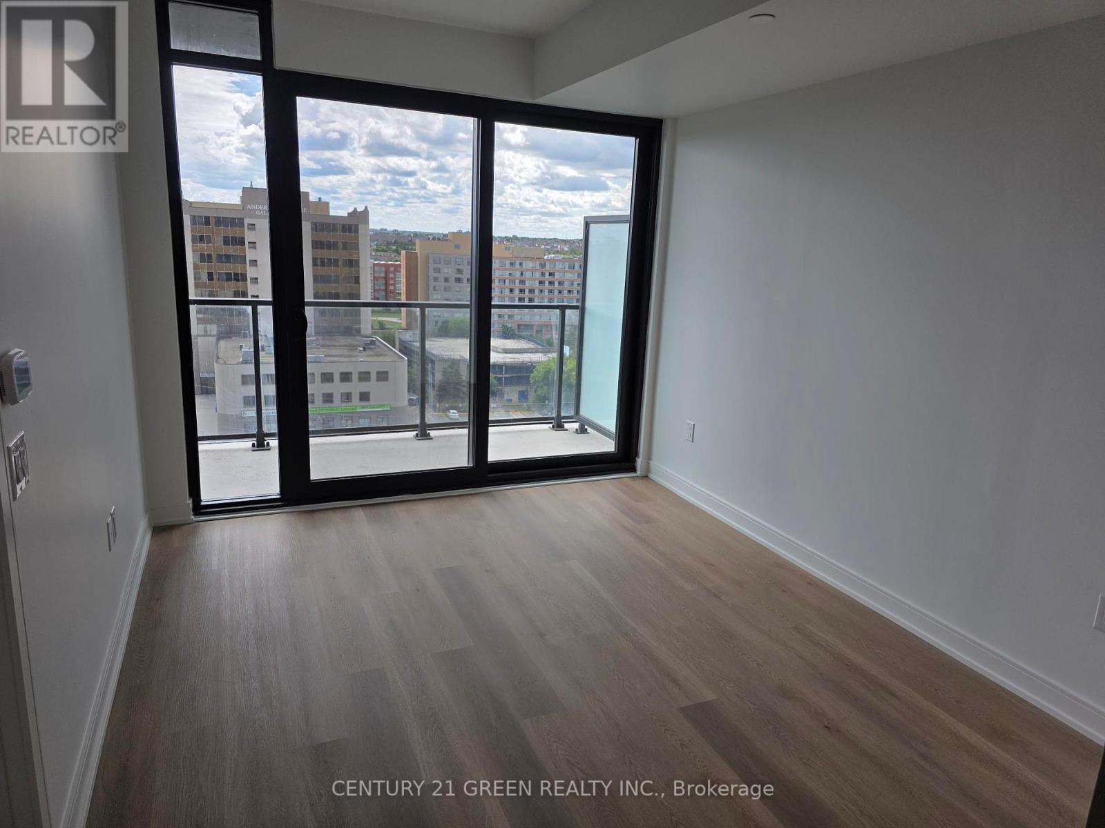 Photo 2 of 1106 89 Dundas Street W, Mississauga ON