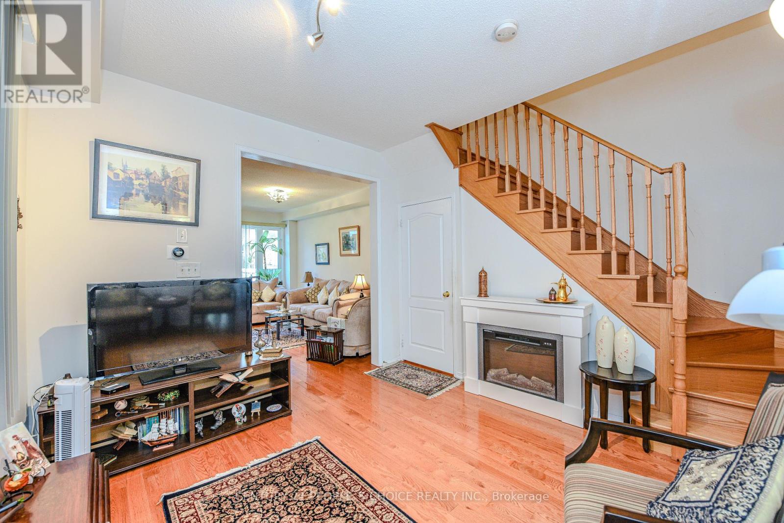 Photo 2 of 2043 Fiddlers Way, Oakville ON
