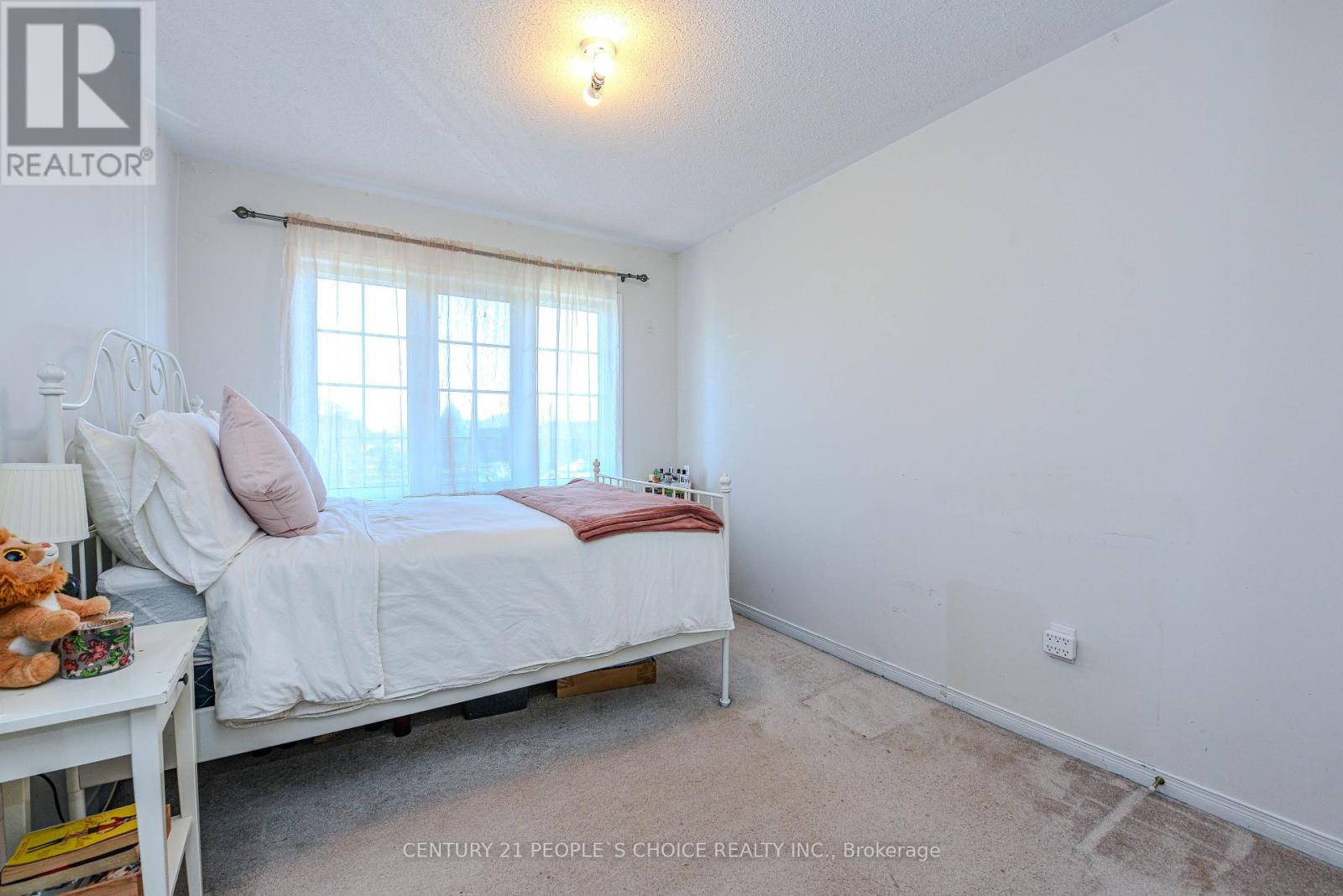 Photo 9 of 2043 Fiddlers Way, Oakville ON