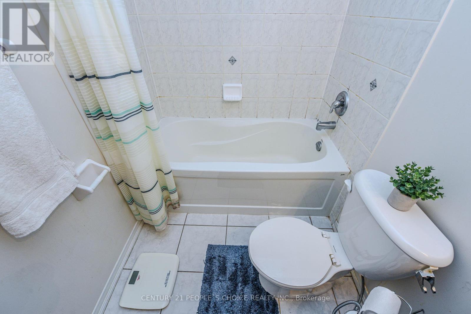 Photo 11 of 2043 Fiddlers Way, Oakville ON