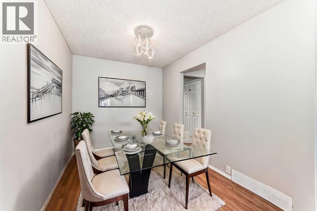 Photo 16 of 1019 Canfield Crescent Sw, Calgary AB