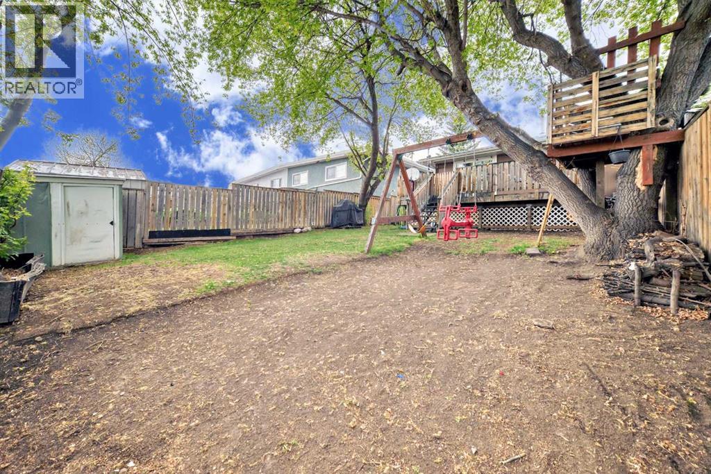 Photo 3 of 1019 Canfield Crescent Sw, Calgary AB
