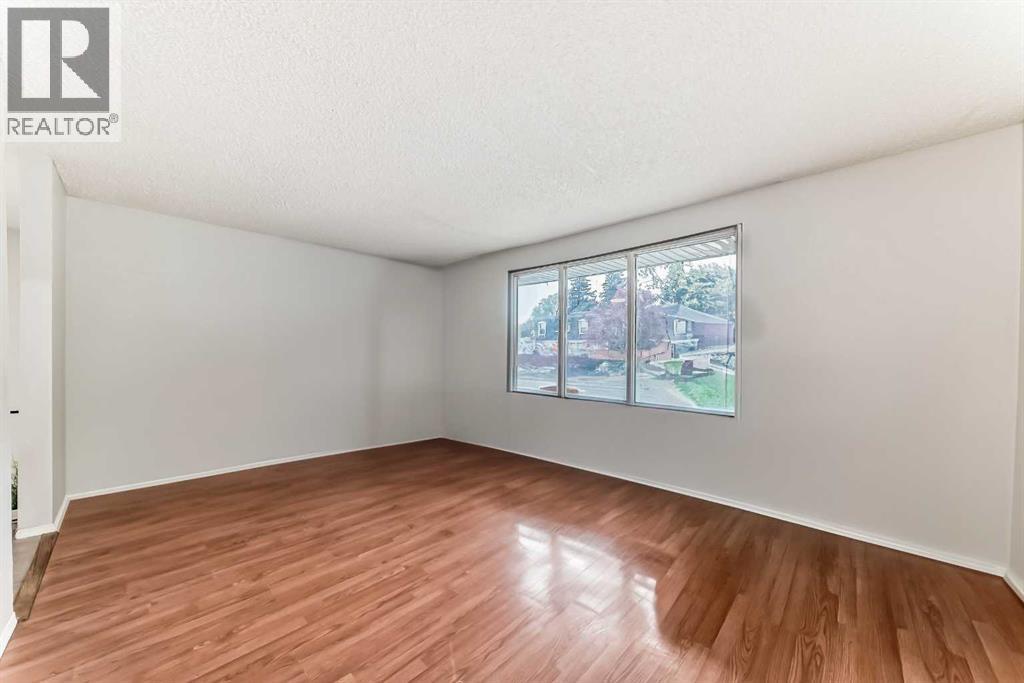 Photo 14 of 1019 Canfield Crescent Sw, Calgary AB