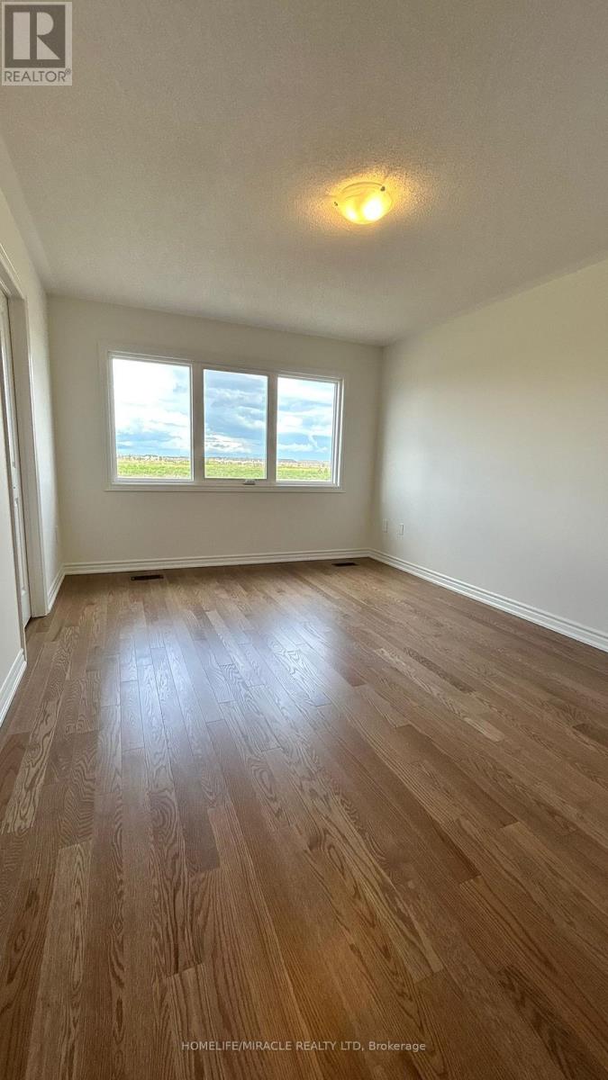 Photo 12 of 1431 Savoline Boulevard, Milton ON