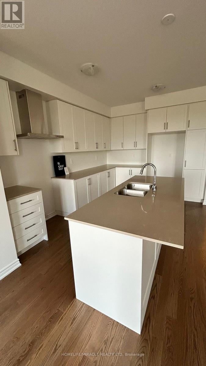 Photo 7 of 1431 Savoline Boulevard, Milton ON
