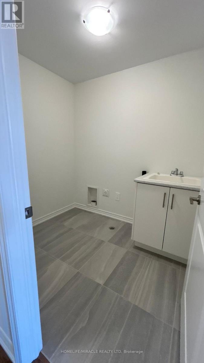 Photo 8 of 1431 Savoline Boulevard, Milton ON