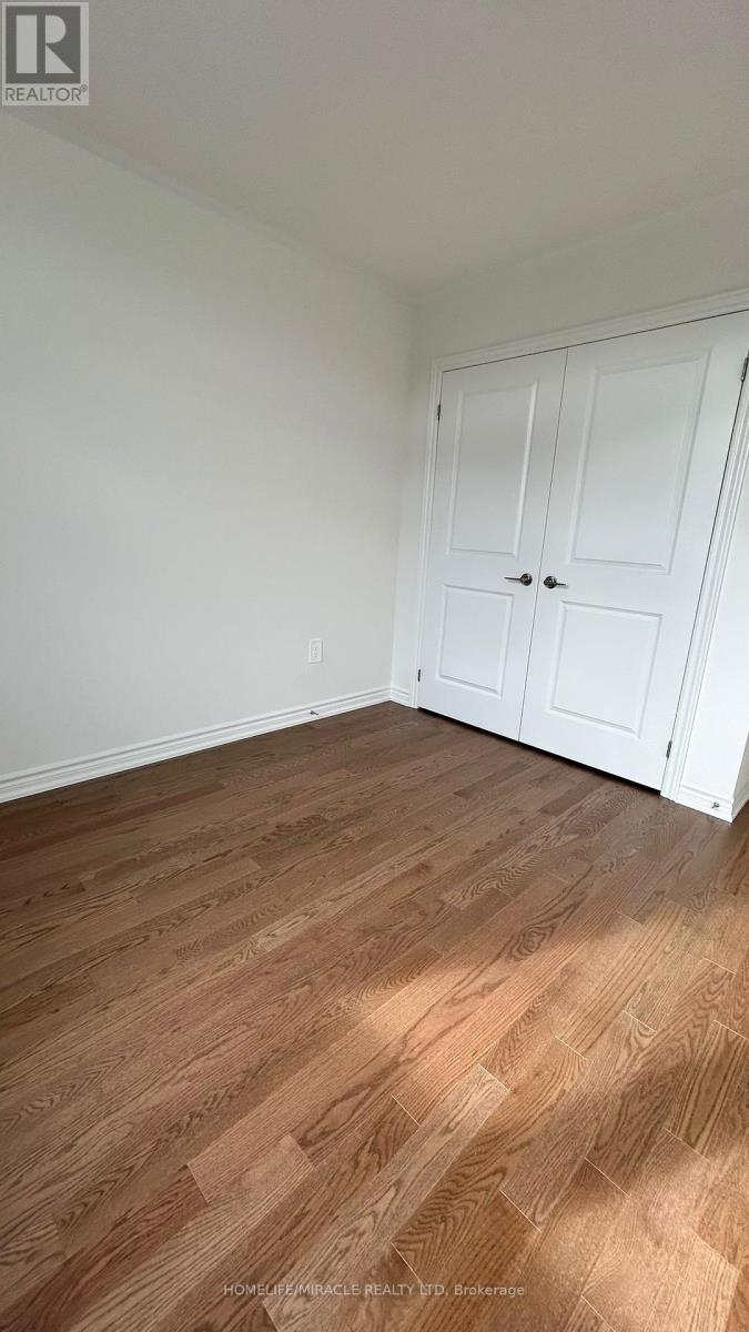 Photo 9 of 1431 Savoline Boulevard, Milton ON