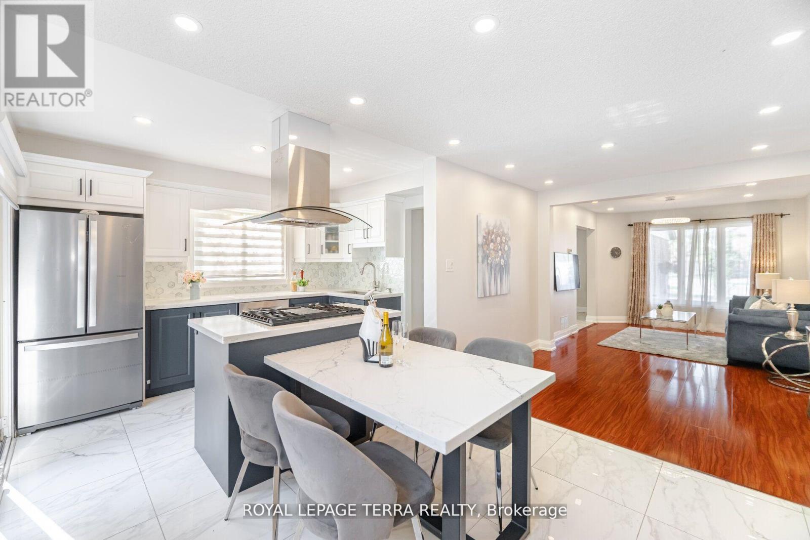 Photo 14 of 3407 Nighthawk Trail, Mississauga ON