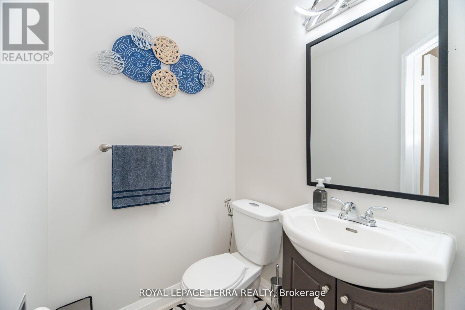 Photo 18 of 3407 Nighthawk Trail, Mississauga ON