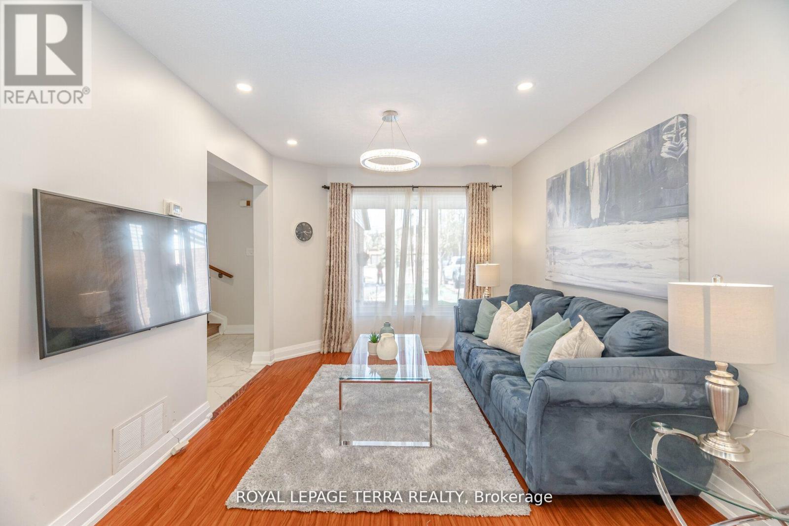Photo 9 of 3407 Nighthawk Trail, Mississauga ON
