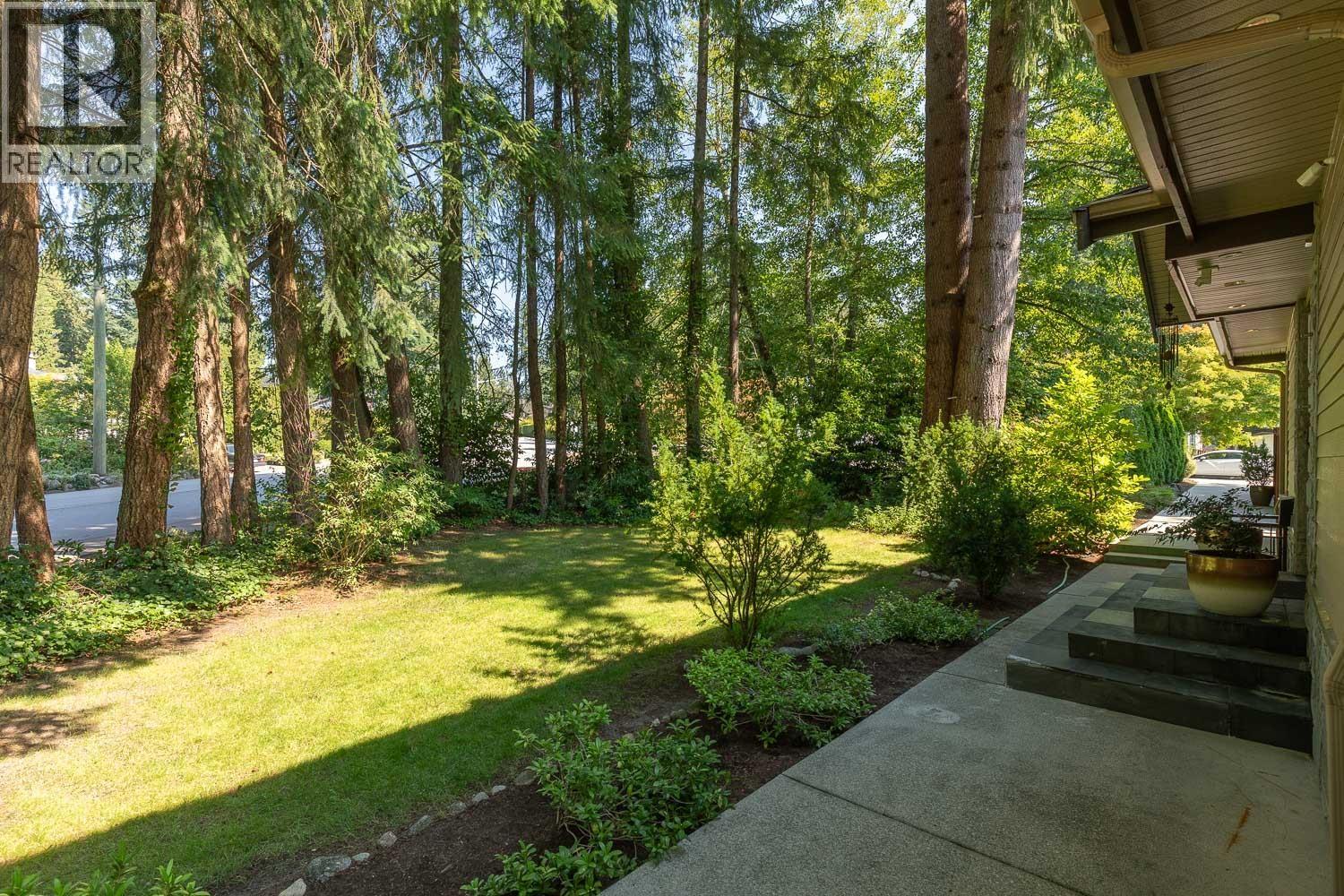 Photo 12 of 3681 Henderson Avenue, North Vancouver BC