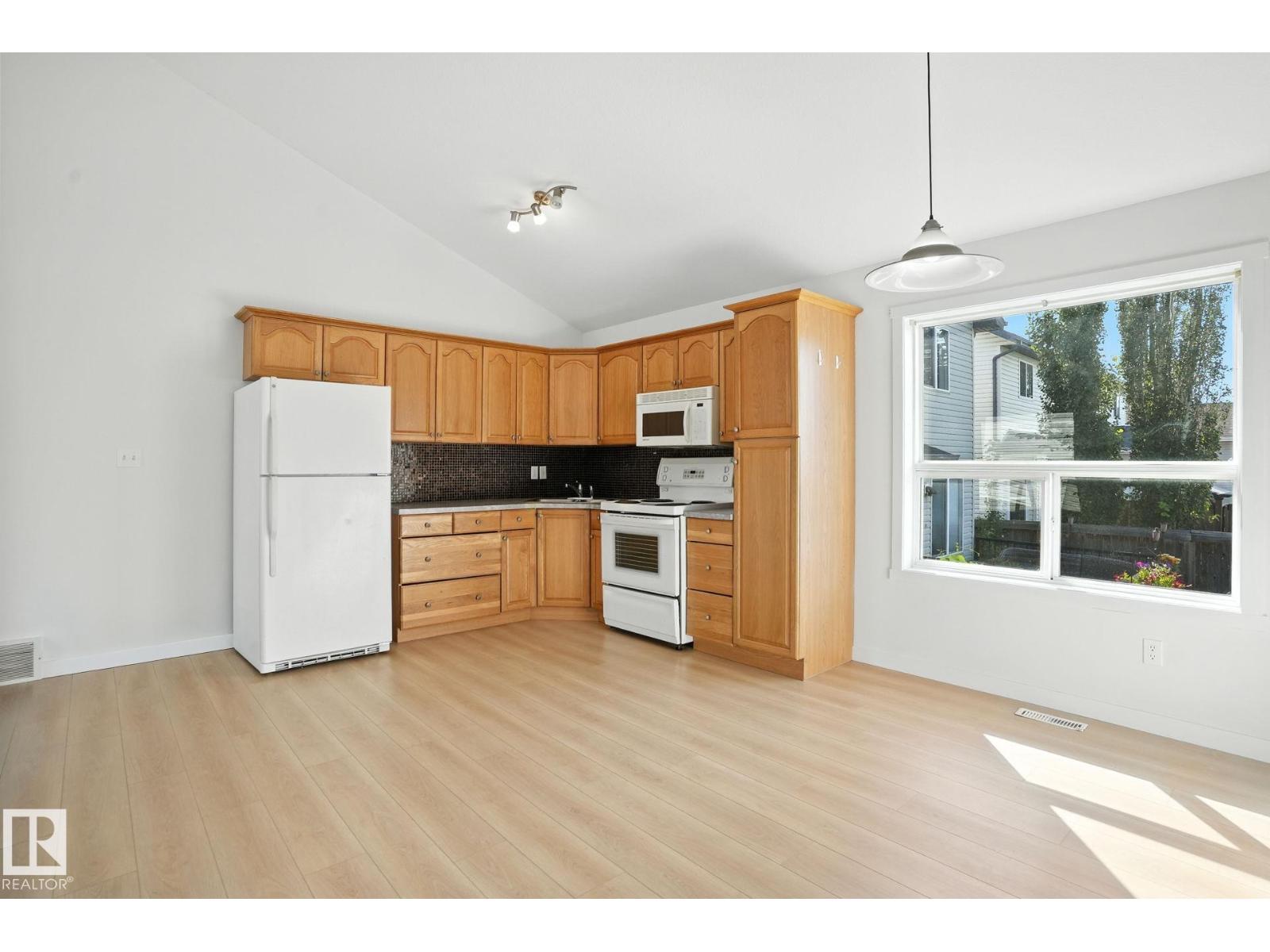 Photo 36 of 11316 167 B Av Nw, Edmonton AB