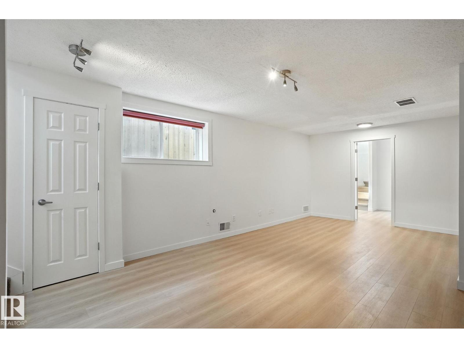 Photo 29 of 11316 167 B Av Nw, Edmonton AB