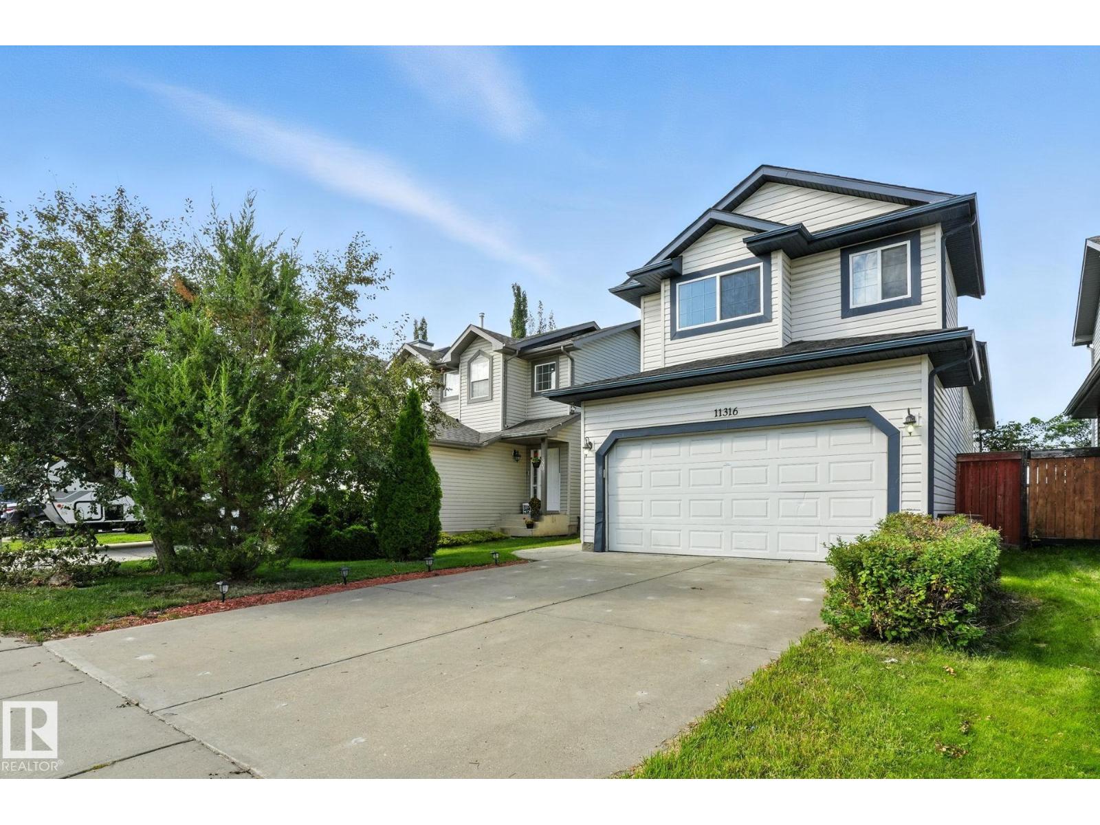 Photo 4 of 11316 167 B Av Nw, Edmonton AB