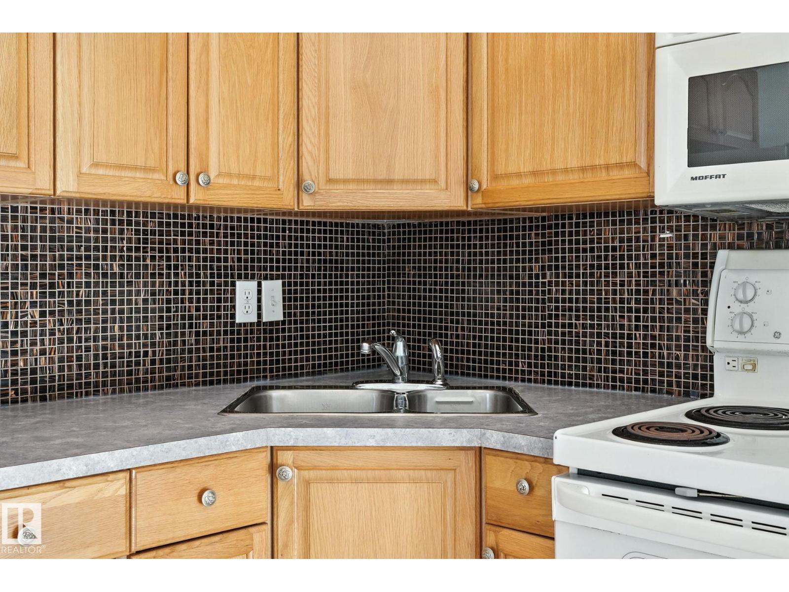 Photo 39 of 11316 167 B Av Nw, Edmonton AB