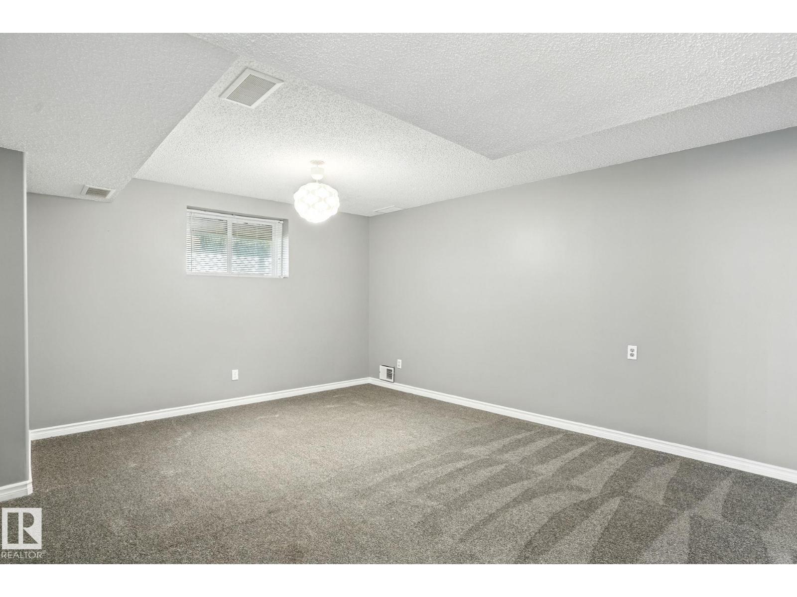 Photo 15 of 11316 167 B Av Nw, Edmonton AB