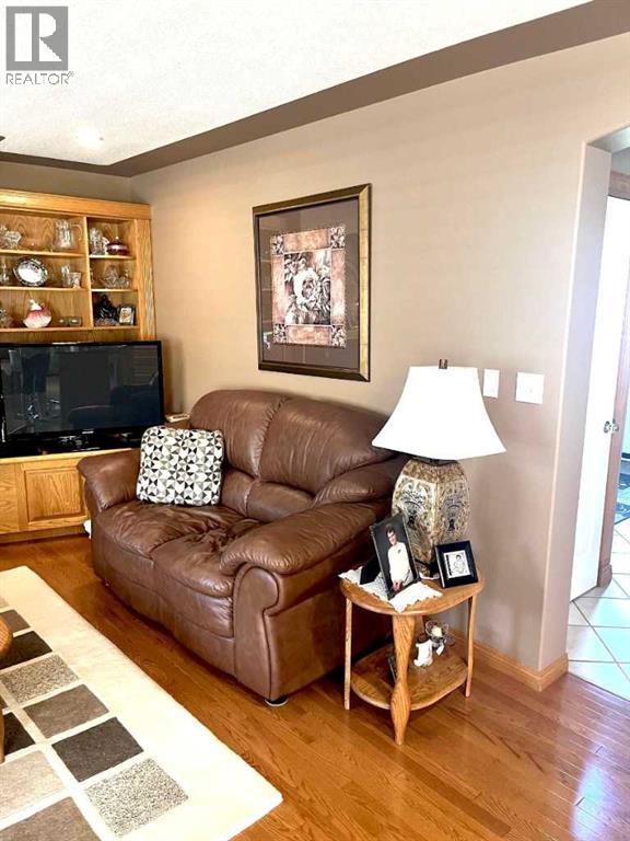 Photo 10 of 904 Spruce Way Se, Medicine Hat AB