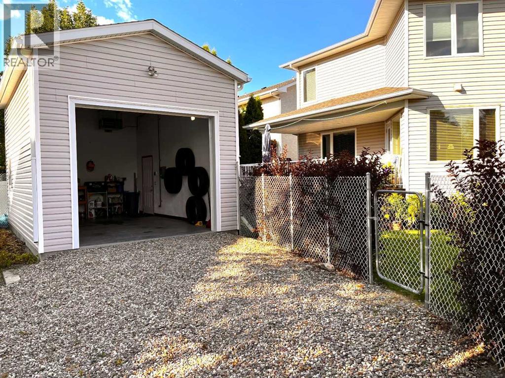 Photo 31 of 904 Spruce Way Se, Medicine Hat AB