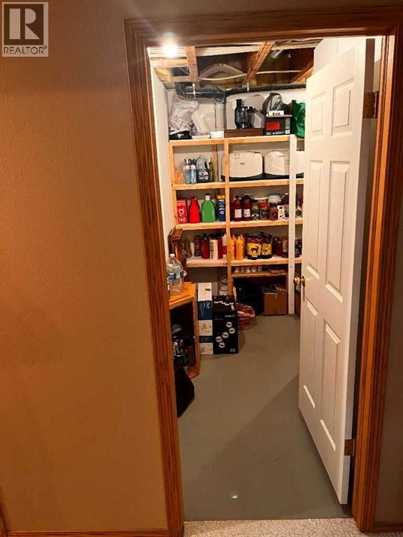 Photo 9 of 904 Spruce Way Se, Medicine Hat AB