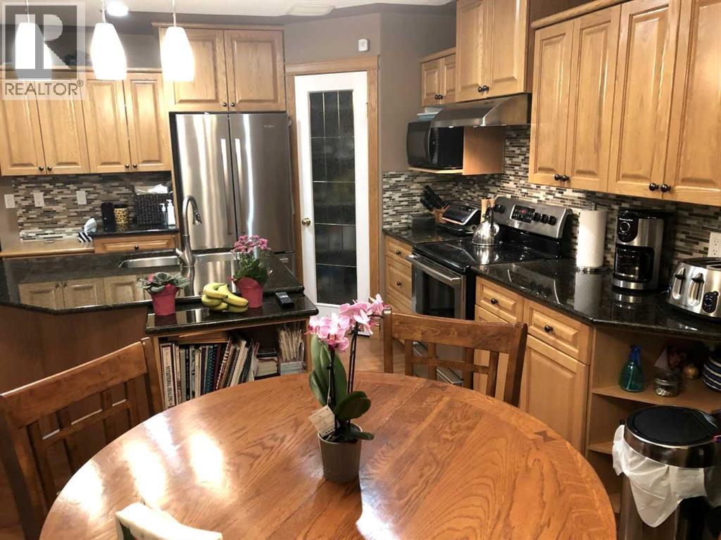 Photo 45 of 904 Spruce Way Se, Medicine Hat AB
