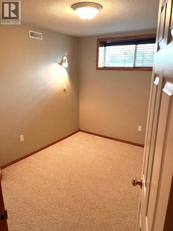 Photo 29 of 904 Spruce Way Se, Medicine Hat AB