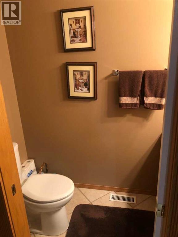 Photo 22 of 904 Spruce Way Se, Medicine Hat AB