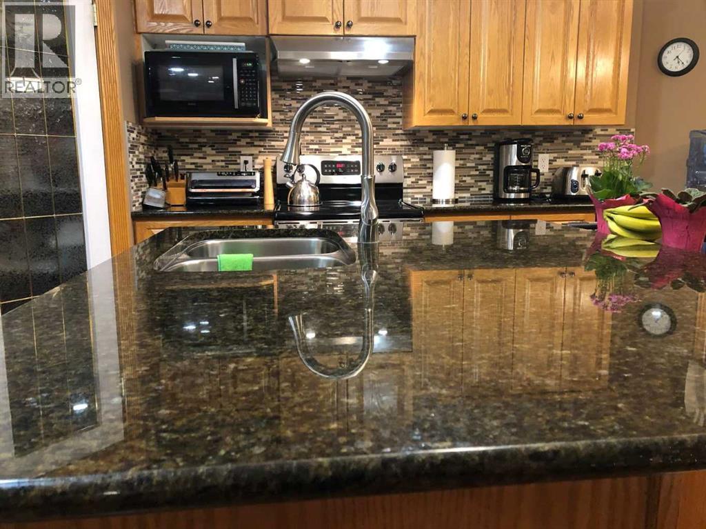 Photo 46 of 904 Spruce Way Se, Medicine Hat AB