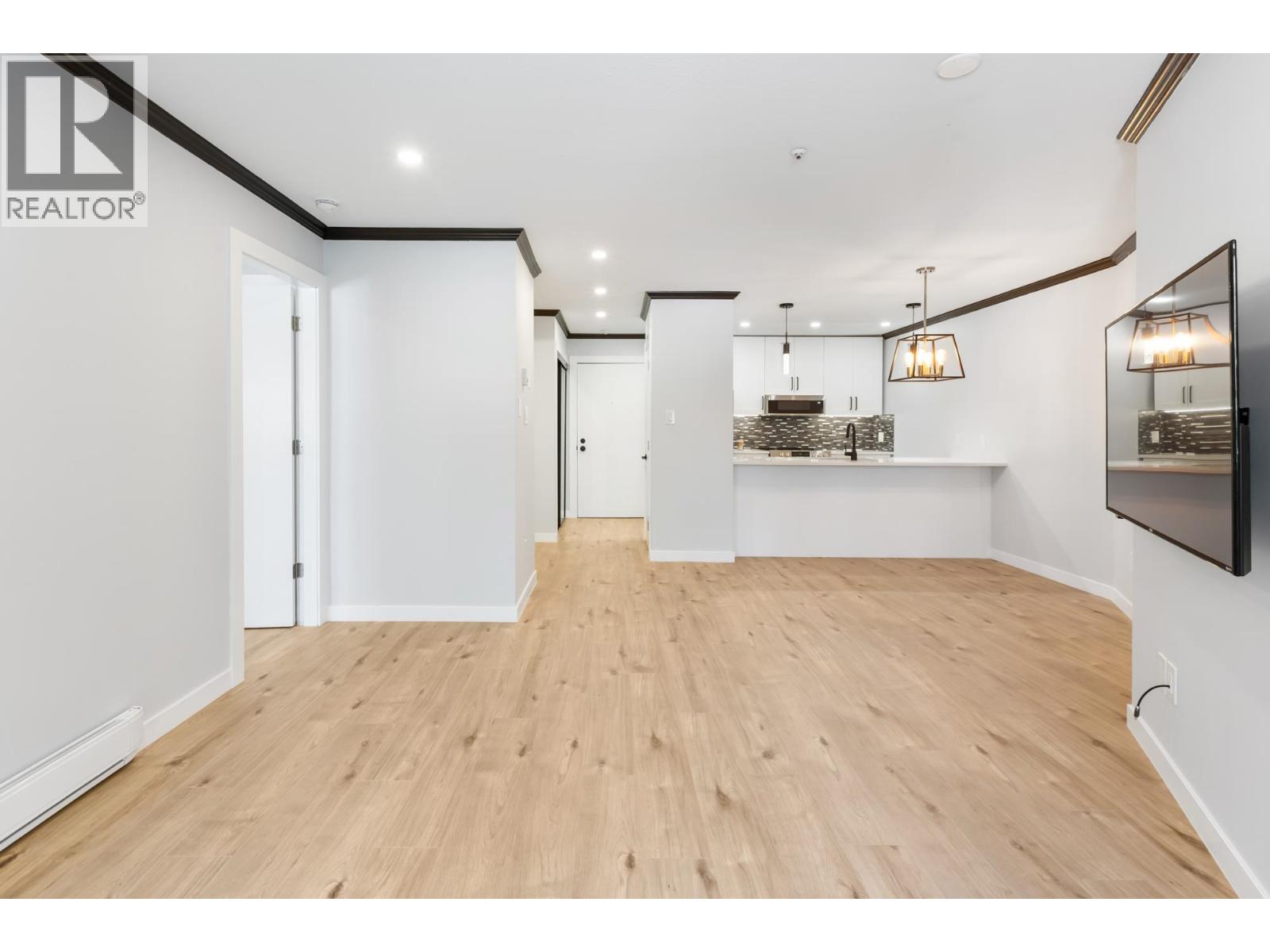 Photo 2 of 207 11595 Fraser Street, Maple Ridge BC