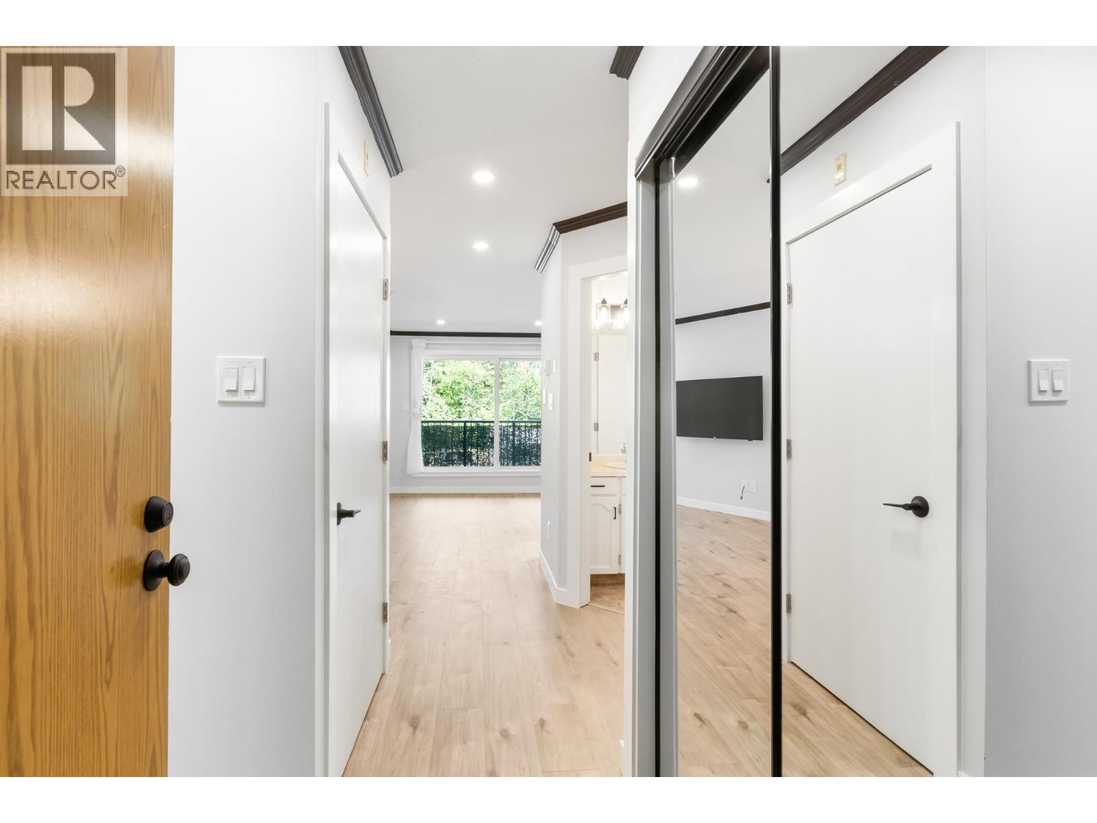 Photo 27 of 207 11595 Fraser Street, Maple Ridge BC