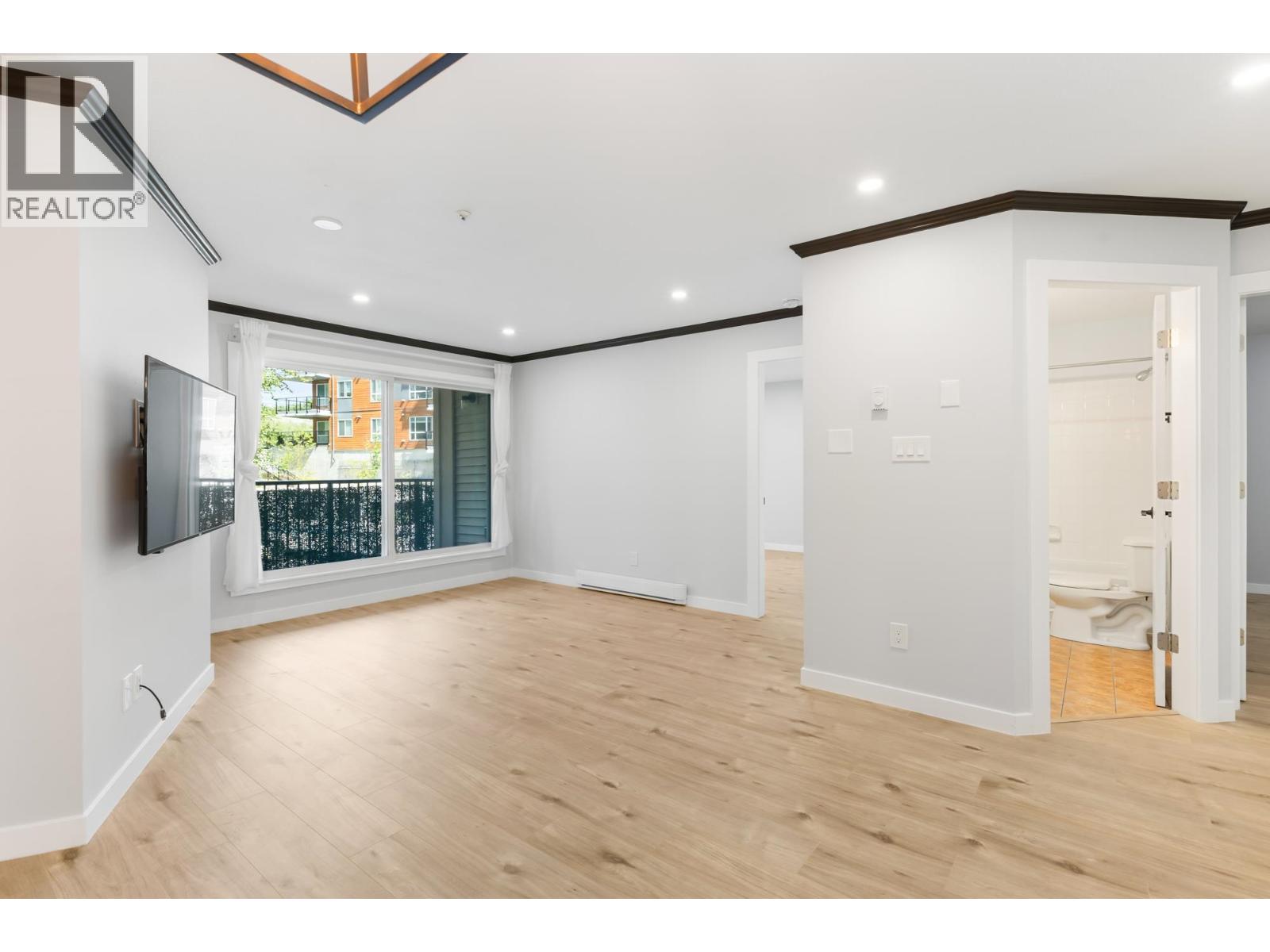 Photo 15 of 207 11595 Fraser Street, Maple Ridge BC