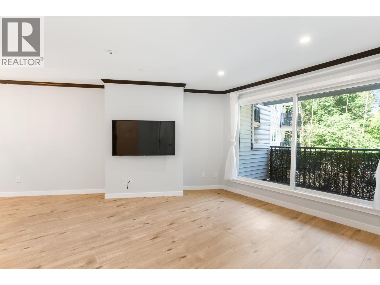 Photo 12 of 207 11595 Fraser Street, Maple Ridge BC