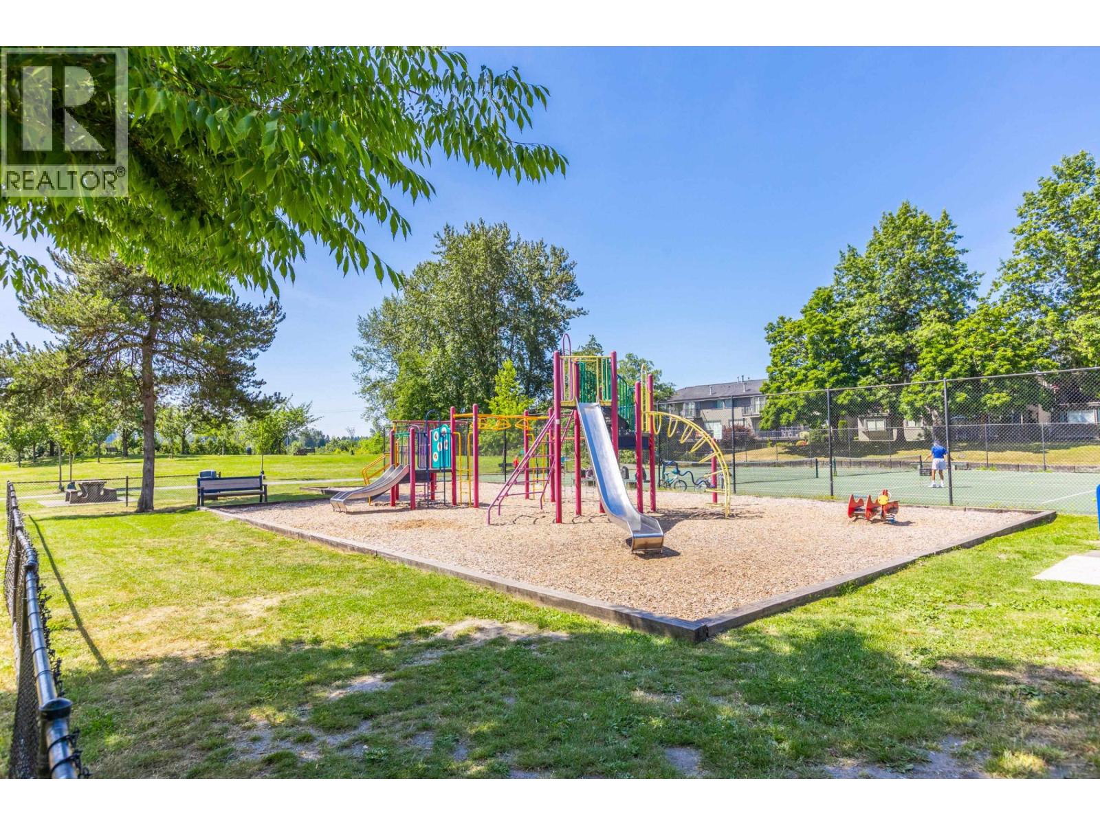 Photo 11 of 207 11595 Fraser Street, Maple Ridge BC