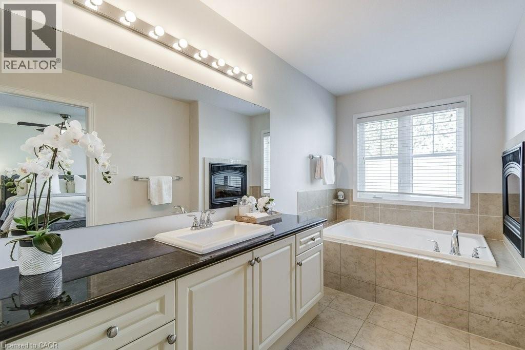 Photo 20 of 45 Cathedral Street, Waterdown ON