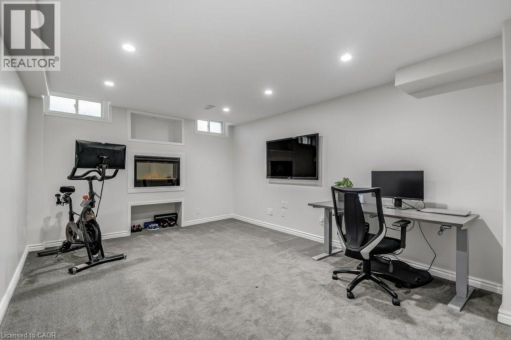 Photo 22 of 45 Cathedral Street, Waterdown ON