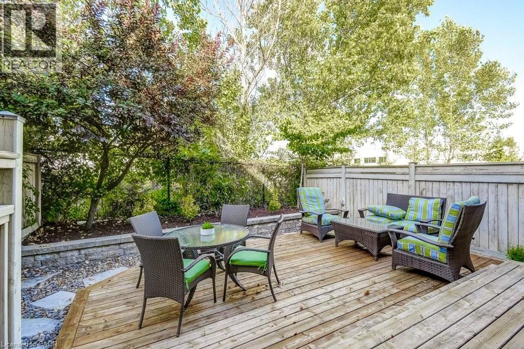 Photo 25 of 45 Cathedral Street, Waterdown ON