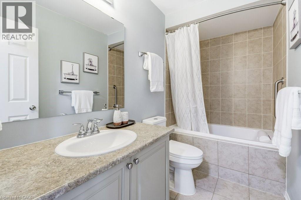 Photo 17 of 45 Cathedral Street, Waterdown ON