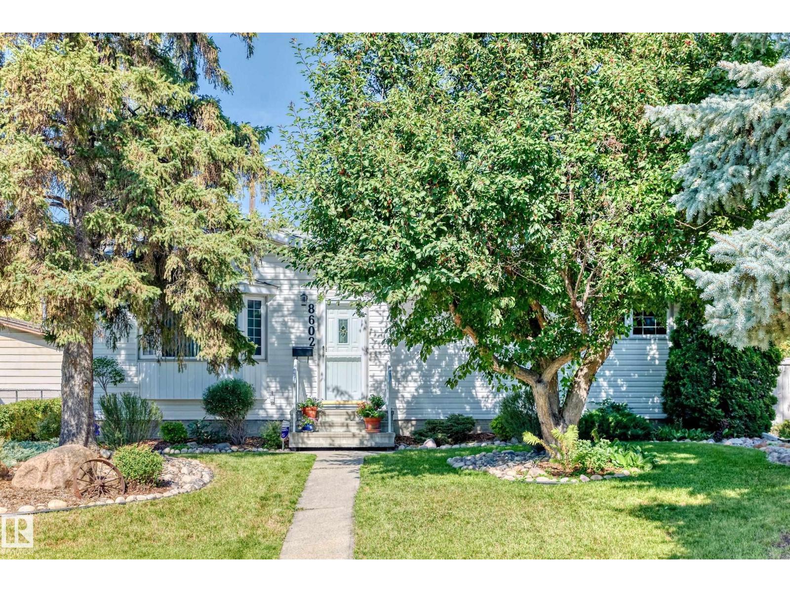 Photo 39 of 8602 158 St Nw, Edmonton AB