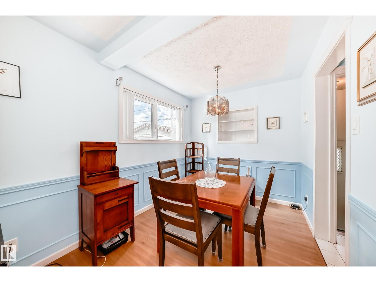 Photo 7 of 8602 158 St Nw, Edmonton AB
