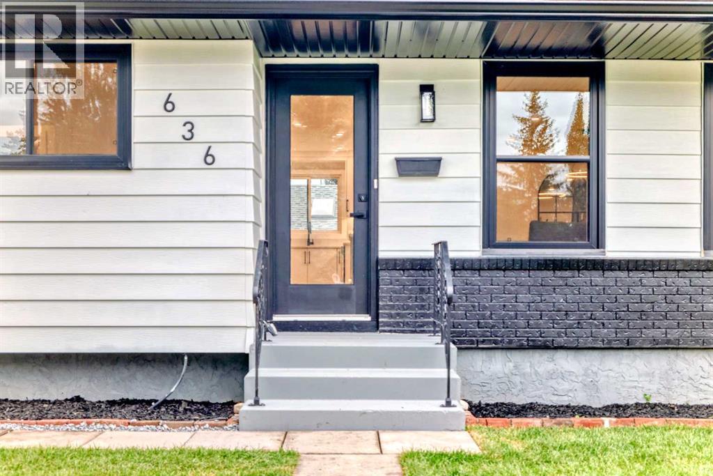 Photo 34 of 636 Cedarille Way Sw, Calgary AB