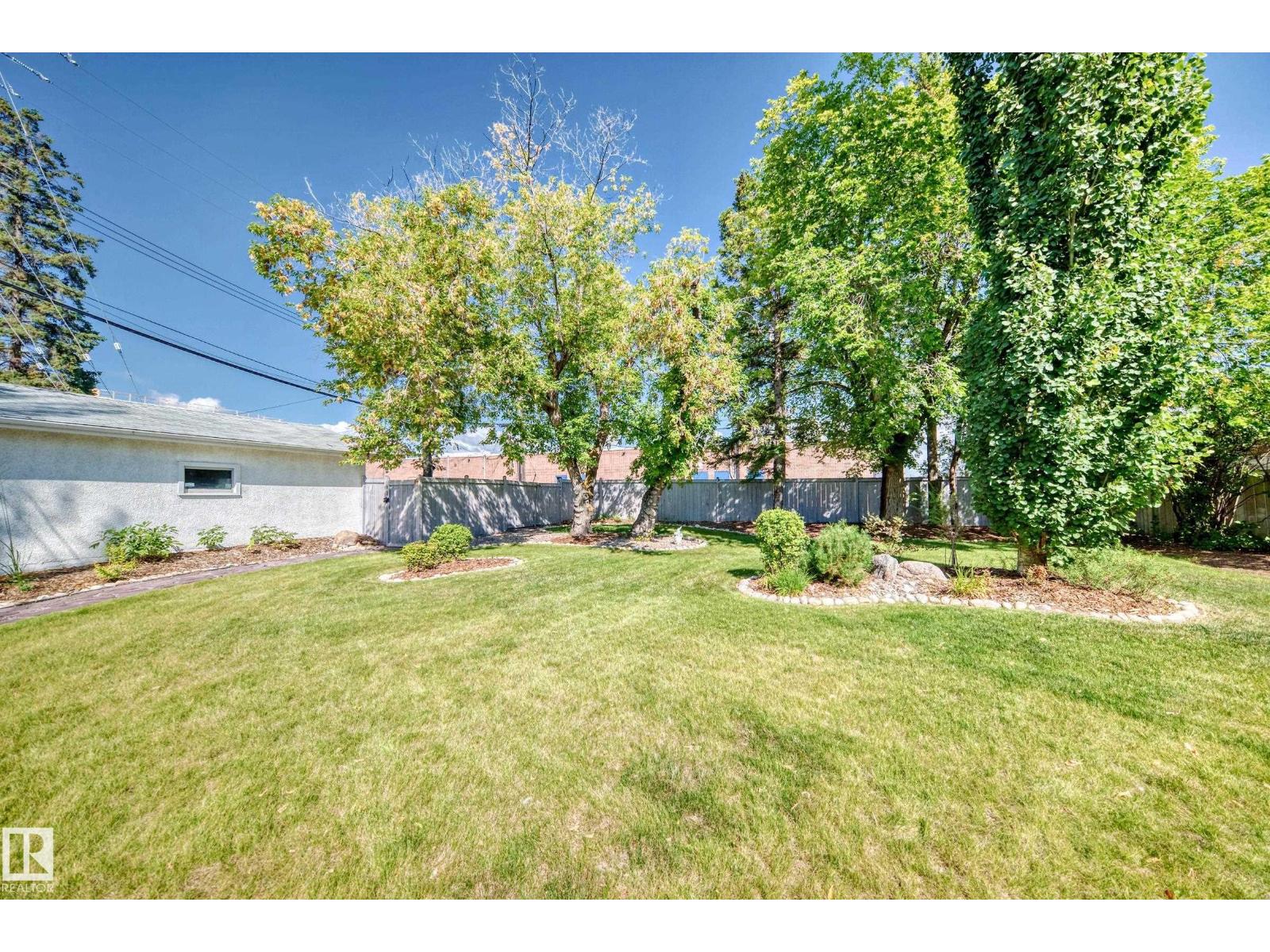Photo 37 of 8602 158 St Nw, Edmonton AB