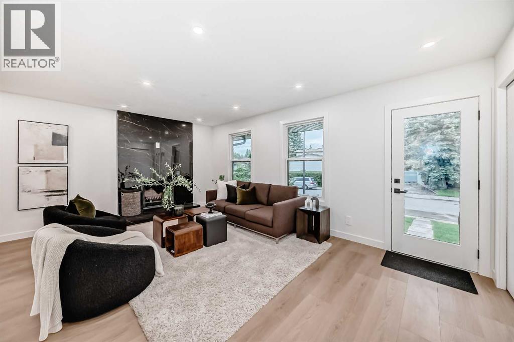 Photo 30 of 636 Cedarille Way Sw, Calgary AB
