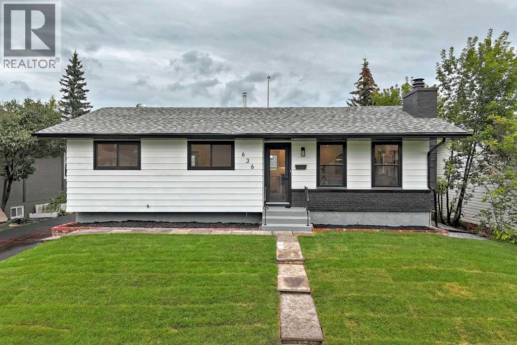 Photo 32 of 636 Cedarille Way Sw, Calgary AB