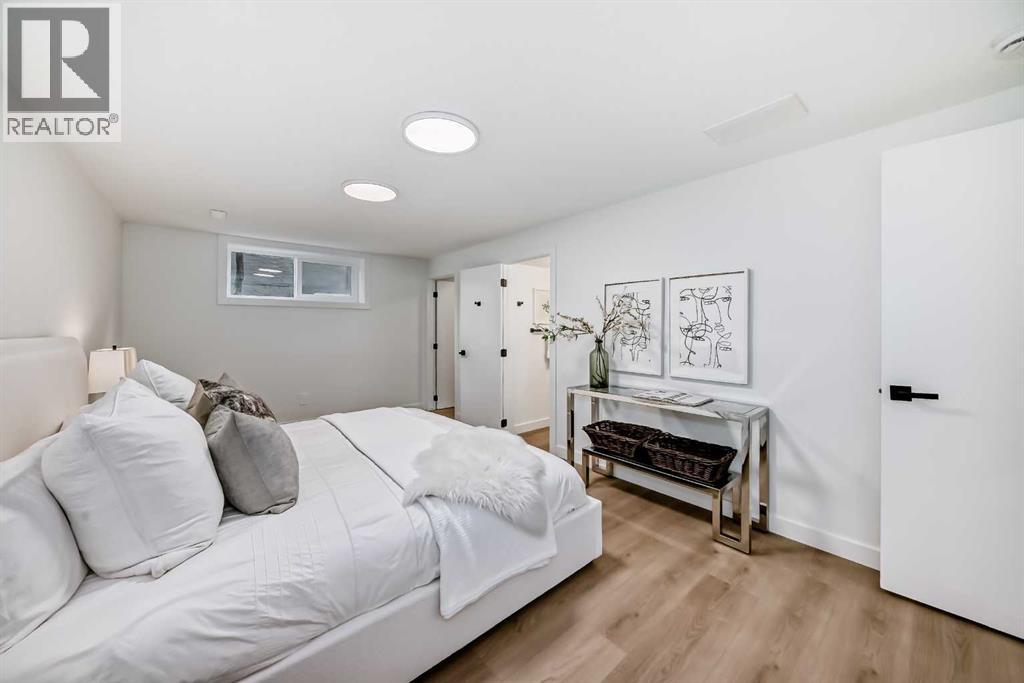 Photo 14 of 636 Cedarille Way Sw, Calgary AB