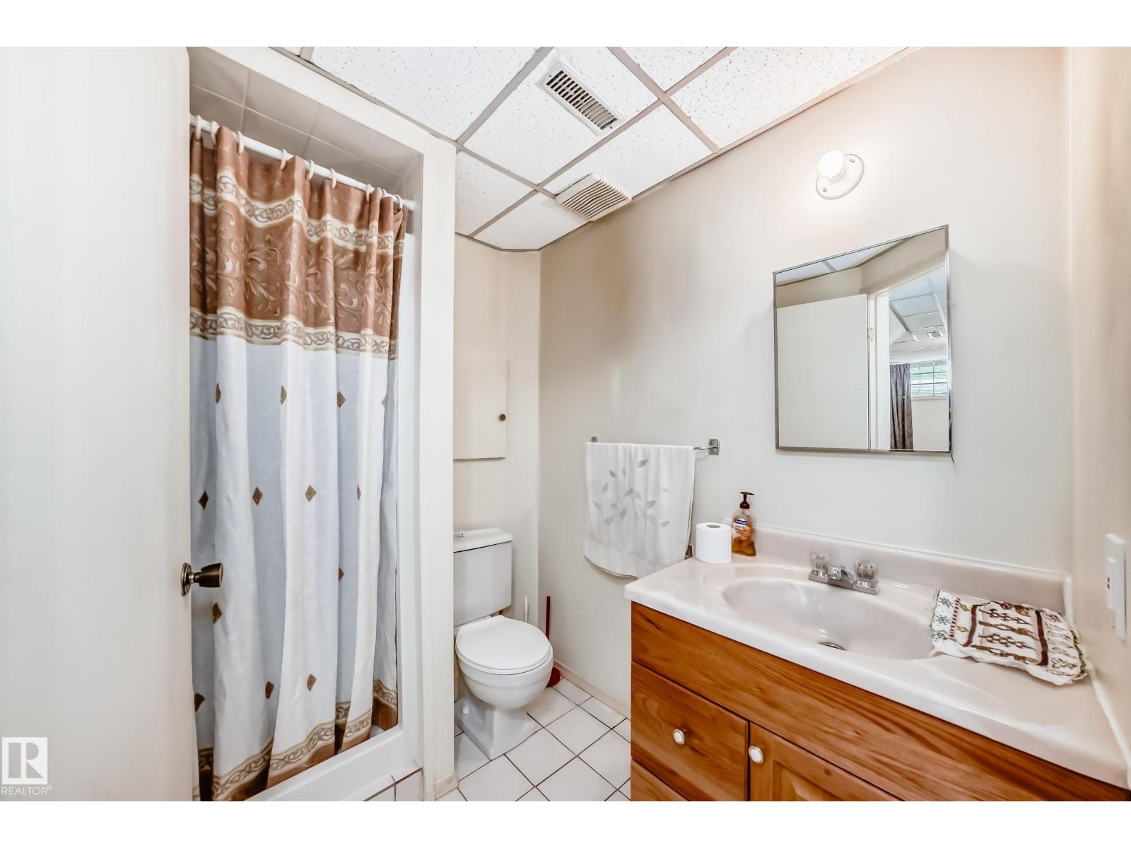 Photo 10 of 8602 158 St Nw, Edmonton AB