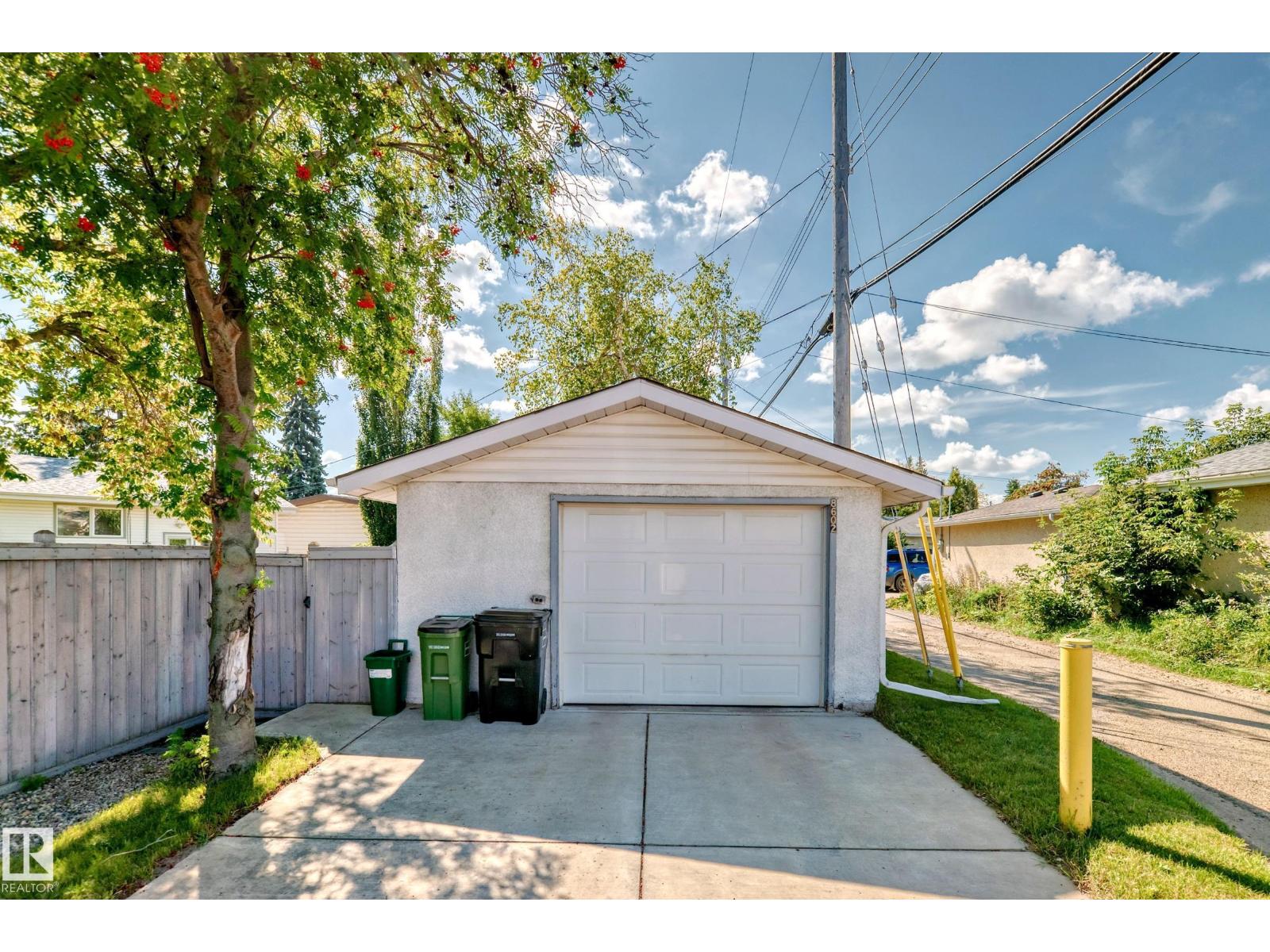 Photo 45 of 8602 158 St Nw, Edmonton AB