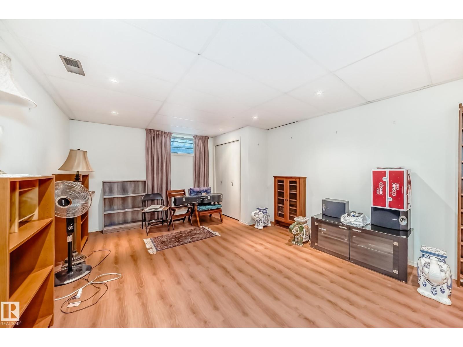 Photo 34 of 8602 158 St Nw, Edmonton AB