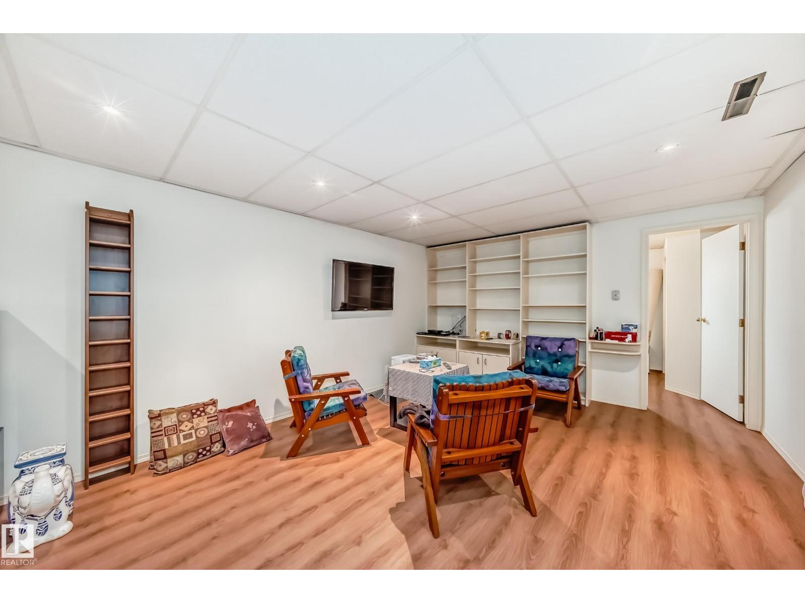 Photo 11 of 8602 158 St Nw, Edmonton AB